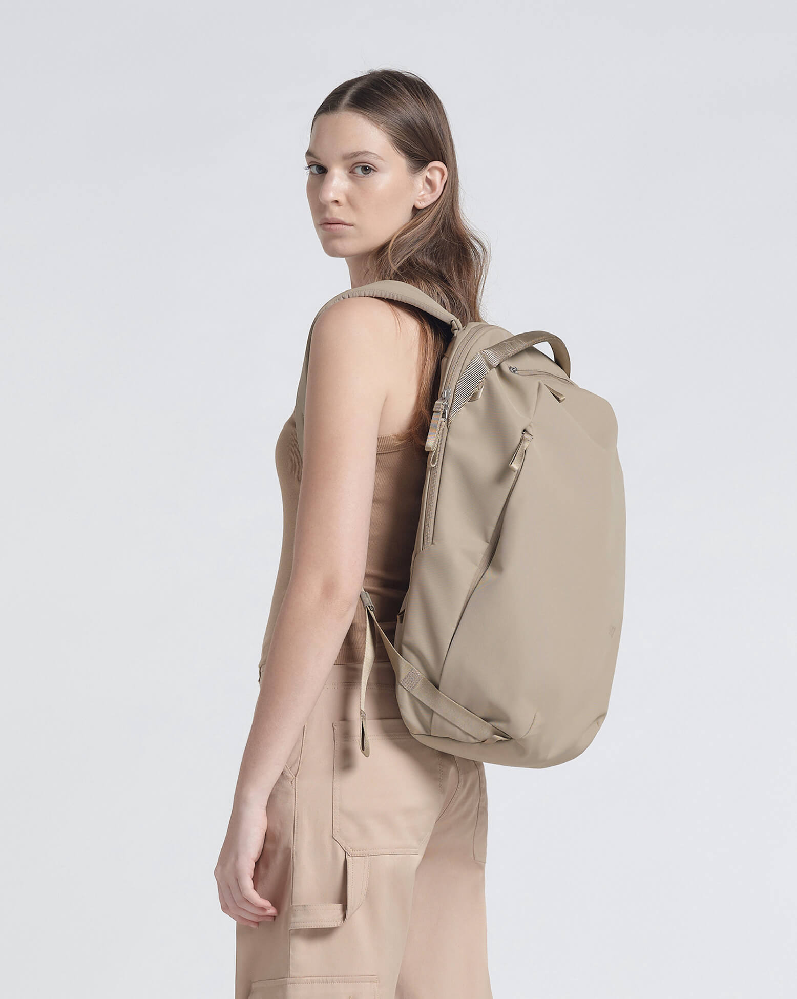 Urth Norite 24L Backpack + Camera Insert (Sand)