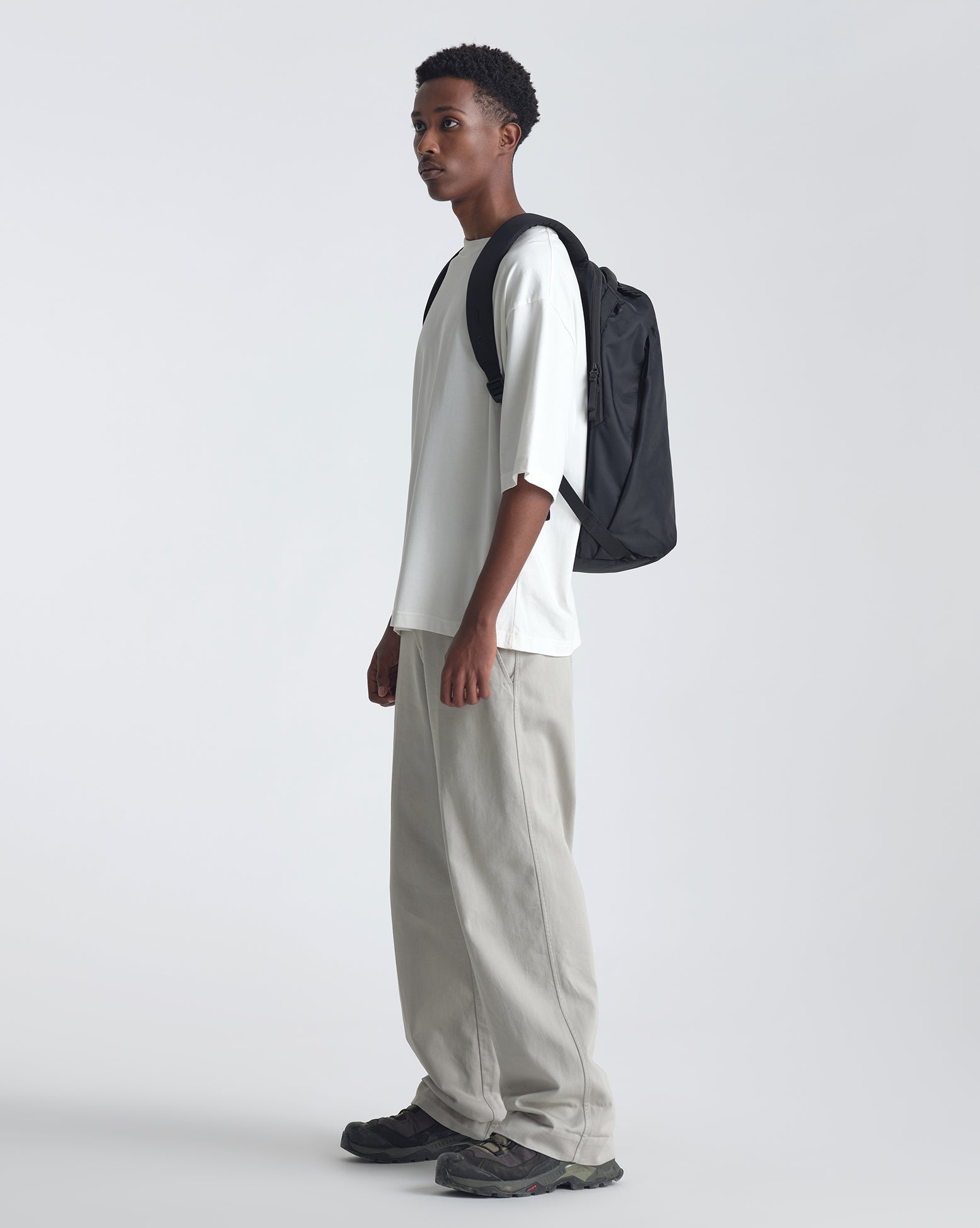 Urth Norite 24L Backpack + Camera Insert (Onyx)