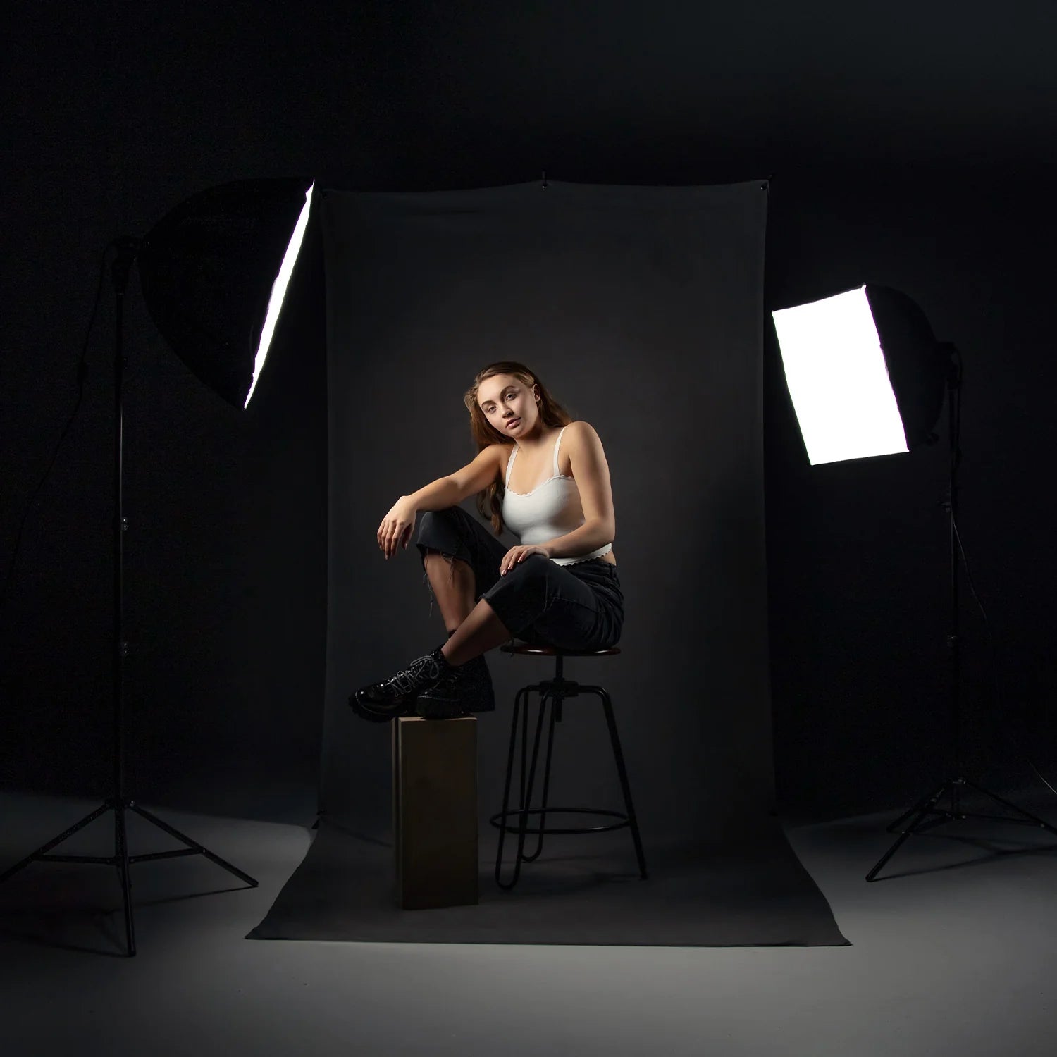 Westcott X-Drop Wrinkle-Resistant Sweep Backdrop - Neutral Gray (5' x 12')