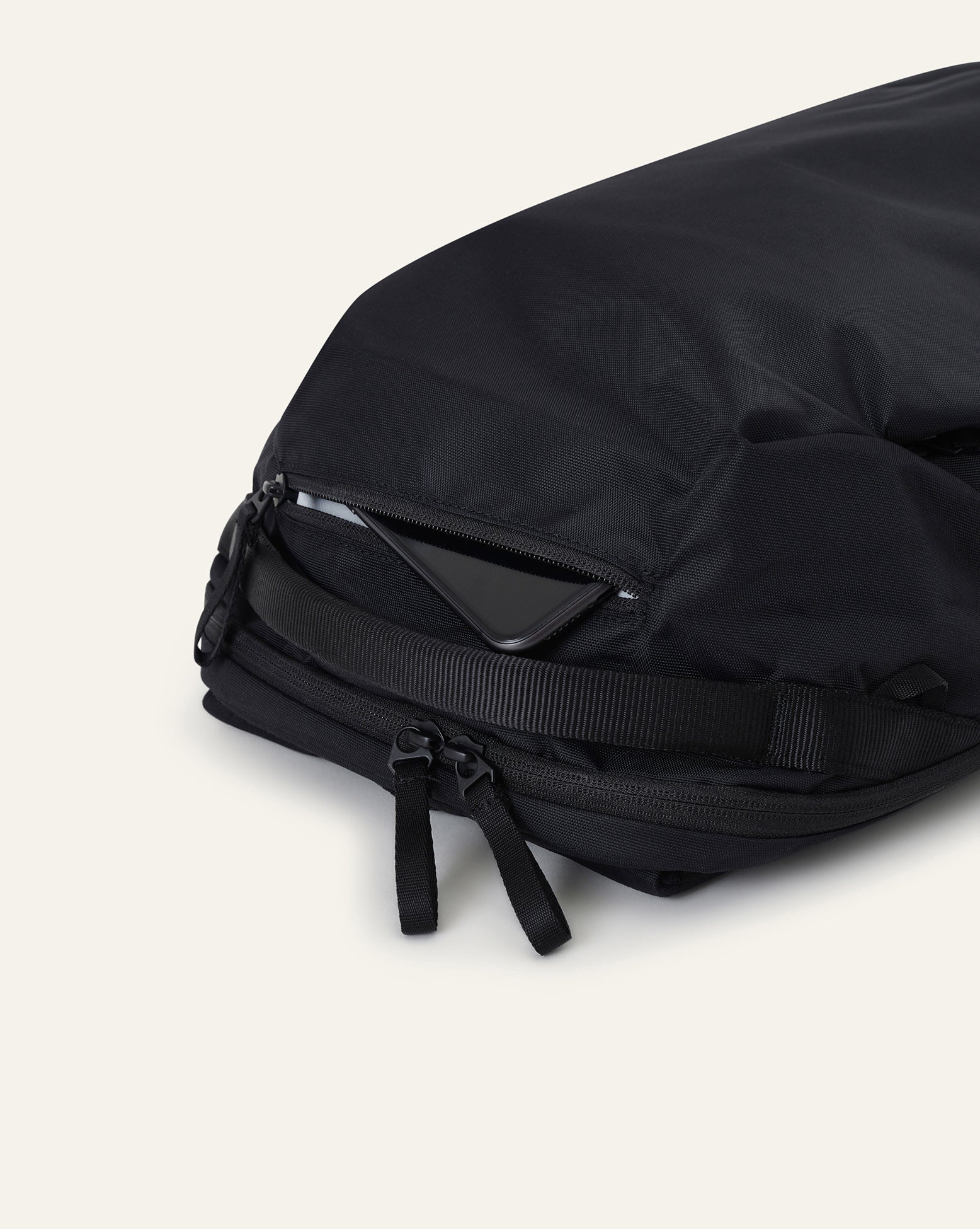 Urth Norite 24L Backpack + Camera Insert (Onyx)