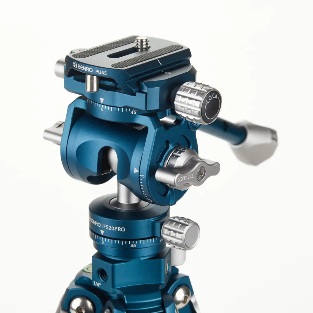 Benro Cyanbird Carbon Tripod with FS20PRO head