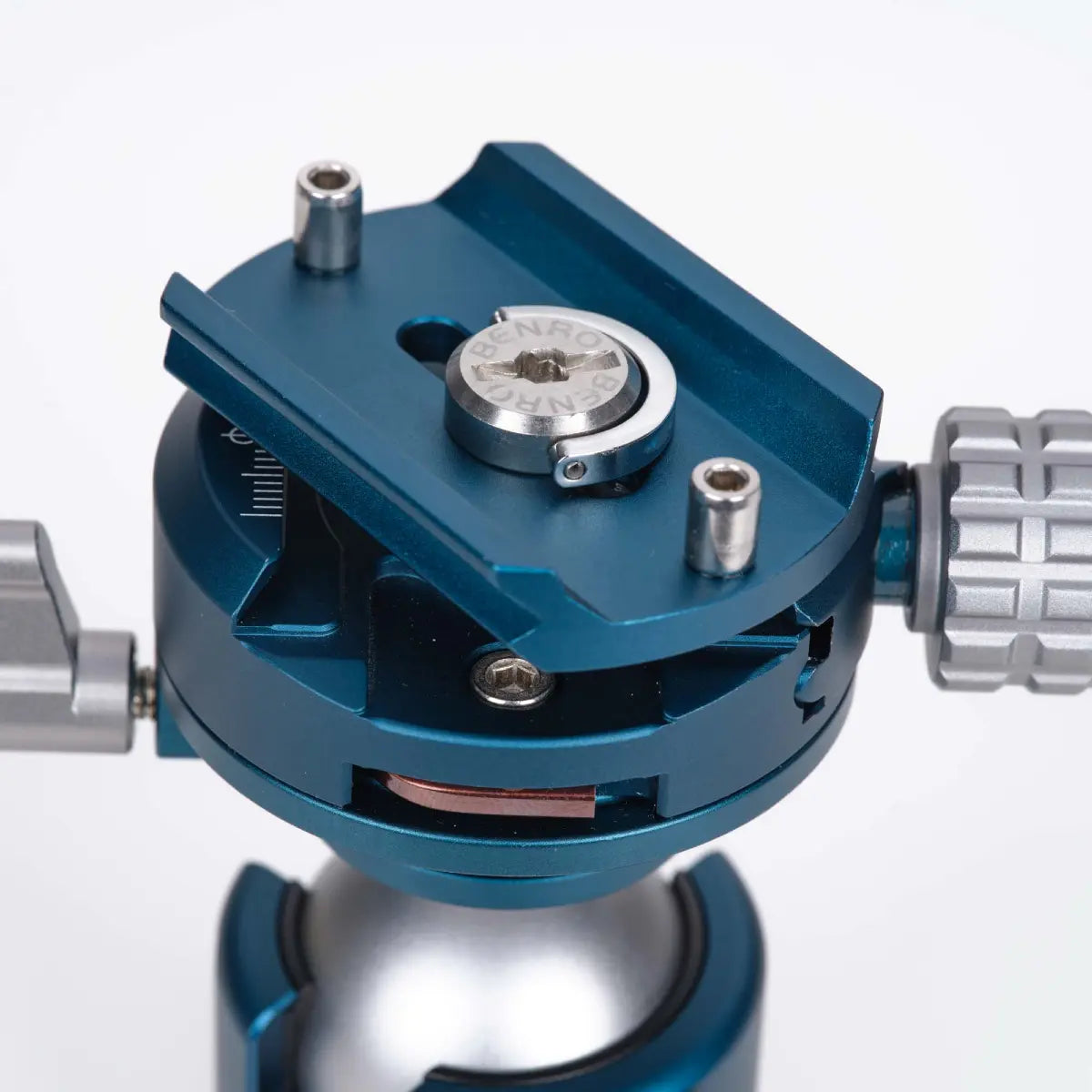 Benro NBBH3 by Novoflex Head Medium top angle with please removed