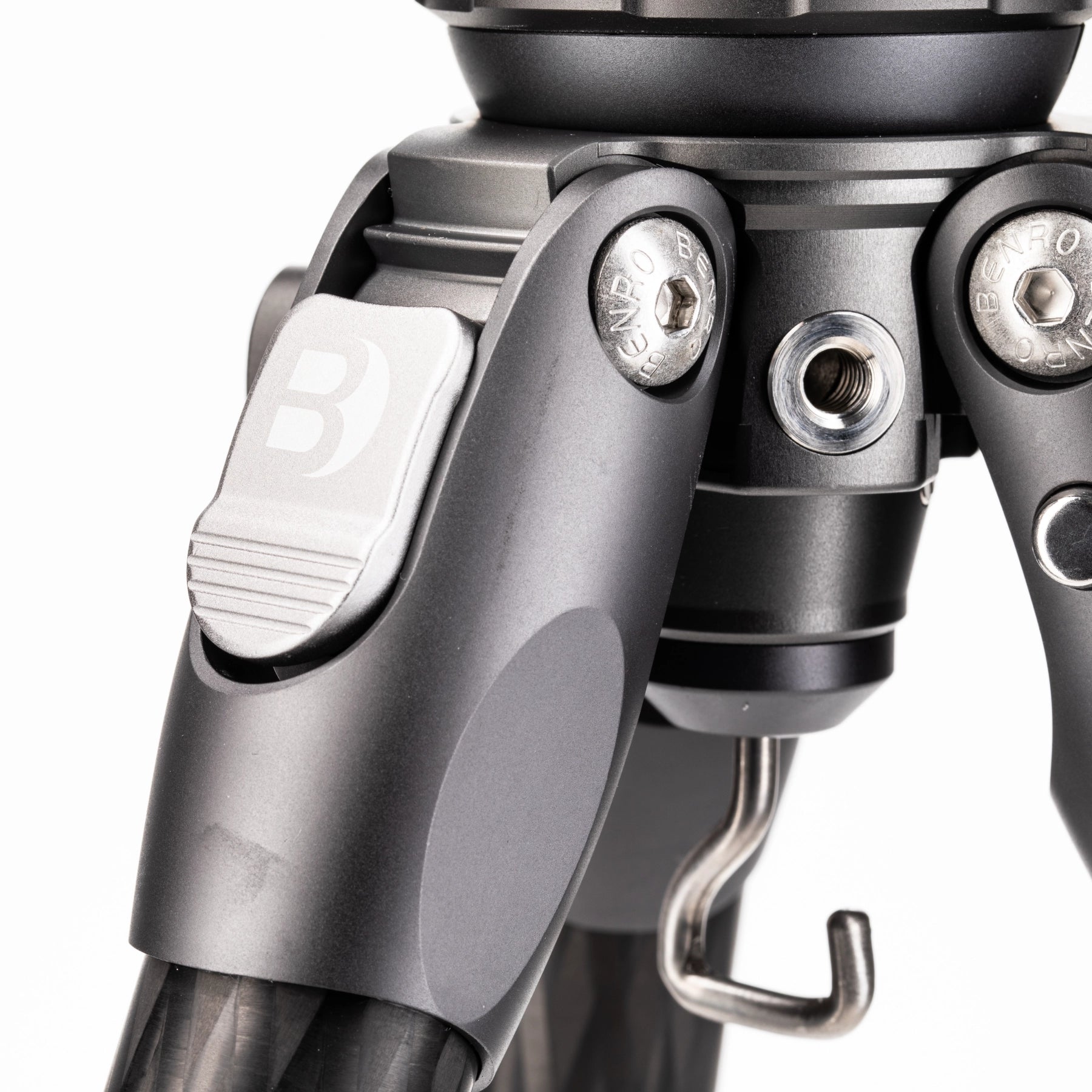 Benro Tortoise 24CLV Carbon Fibre Video Tripod with S4PRO Video Head Kit side angle of leg