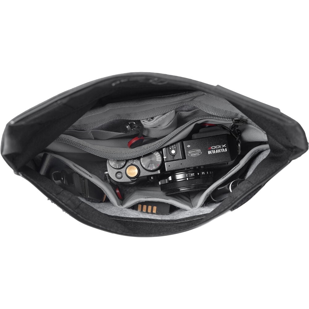 Peak Design Field Pouch V2 Black top angle