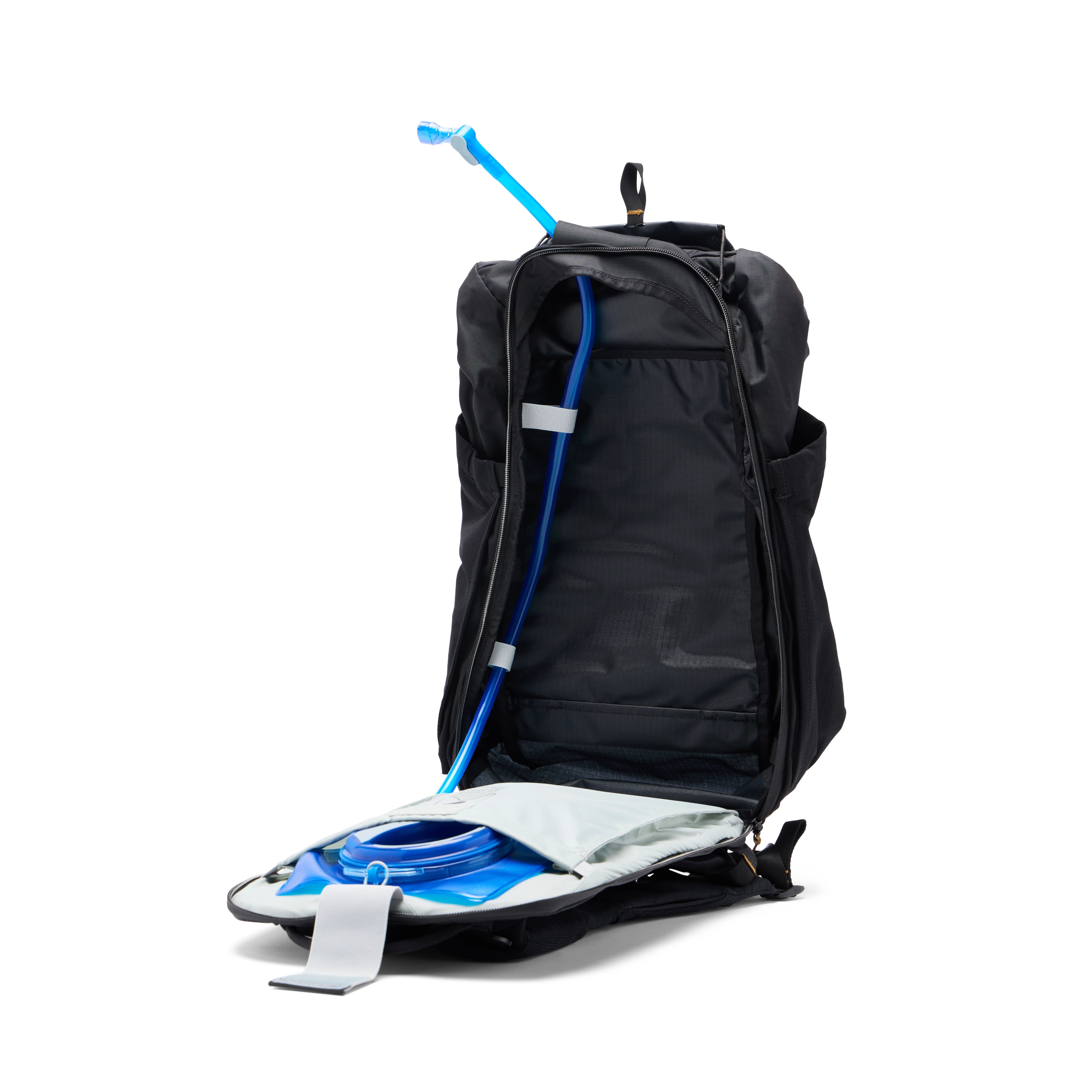 Peak Design Outdoor Backpack 25L Cloud with hydration pack