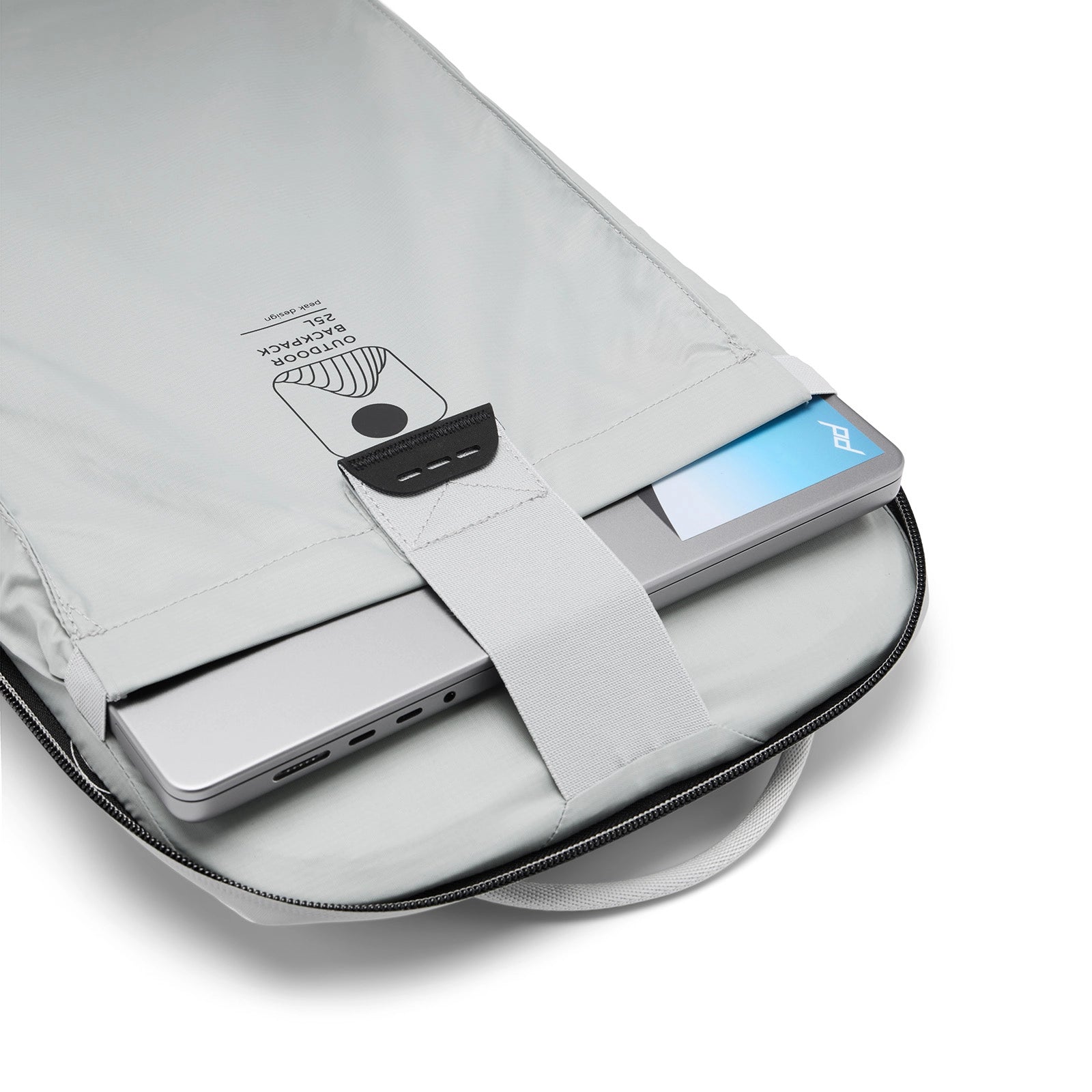 Peak Design Outdoor Backpack 25L Eclipse laptop leeve