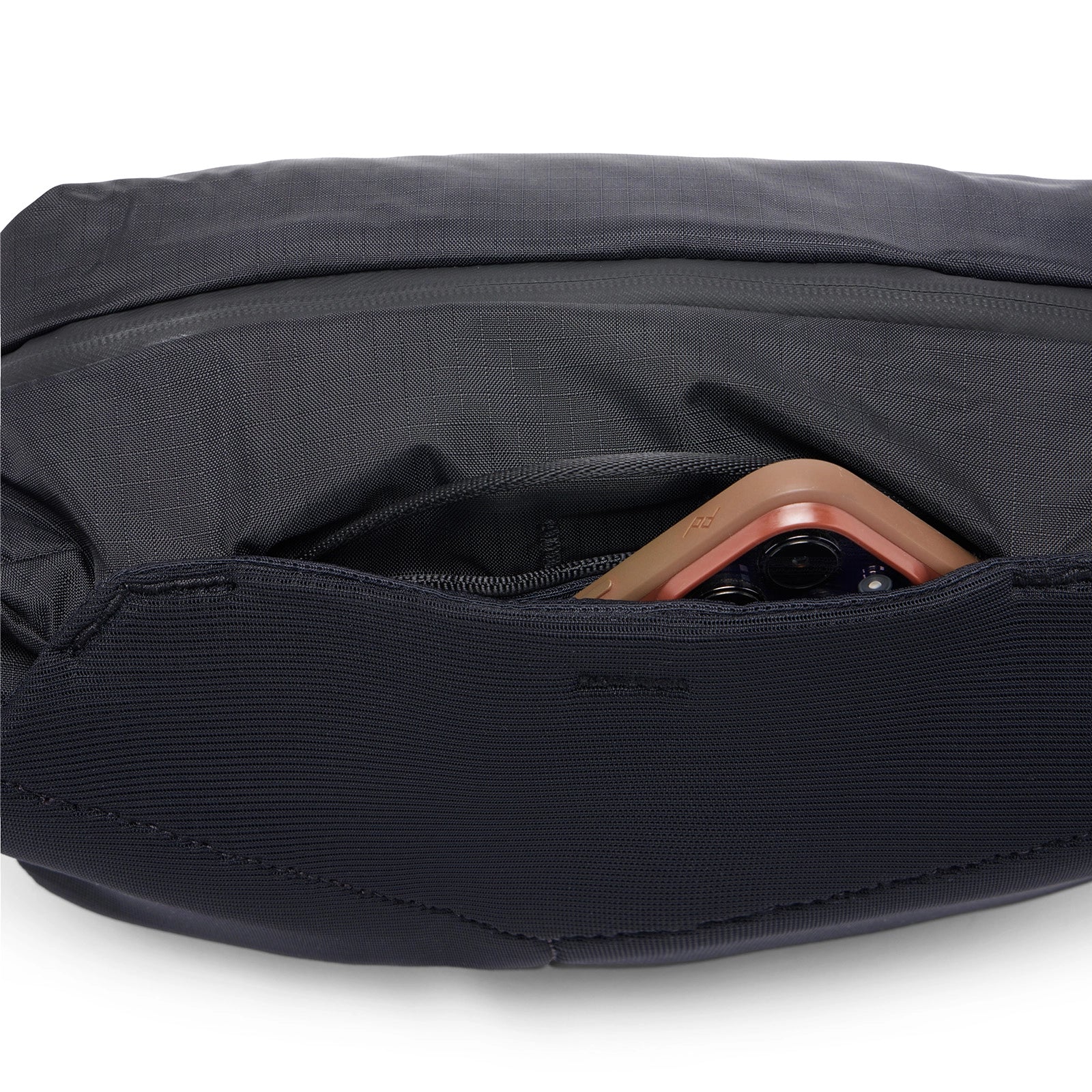 Peak Design Outdoor Sling 7L Black front pocket