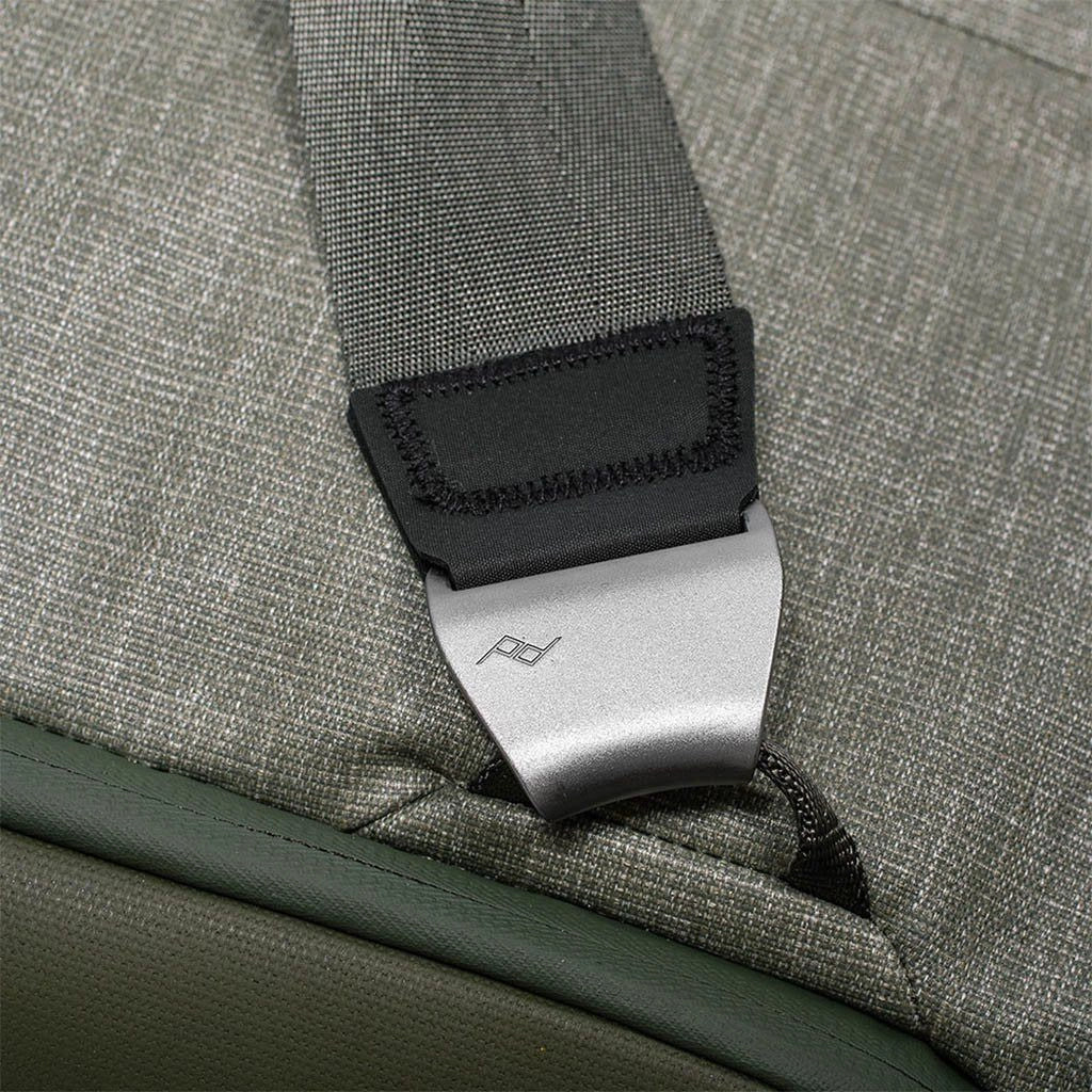 Peak Design Travel Duffel 65L – Sage bag strap attachment