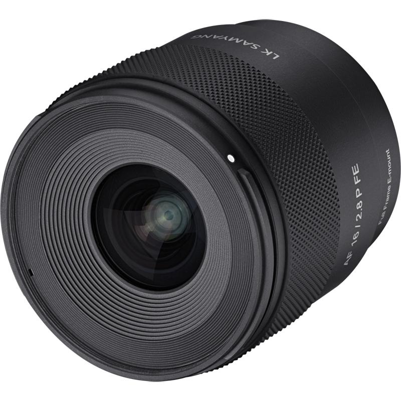 Black camera lens with 'Samyang' branding on a white background