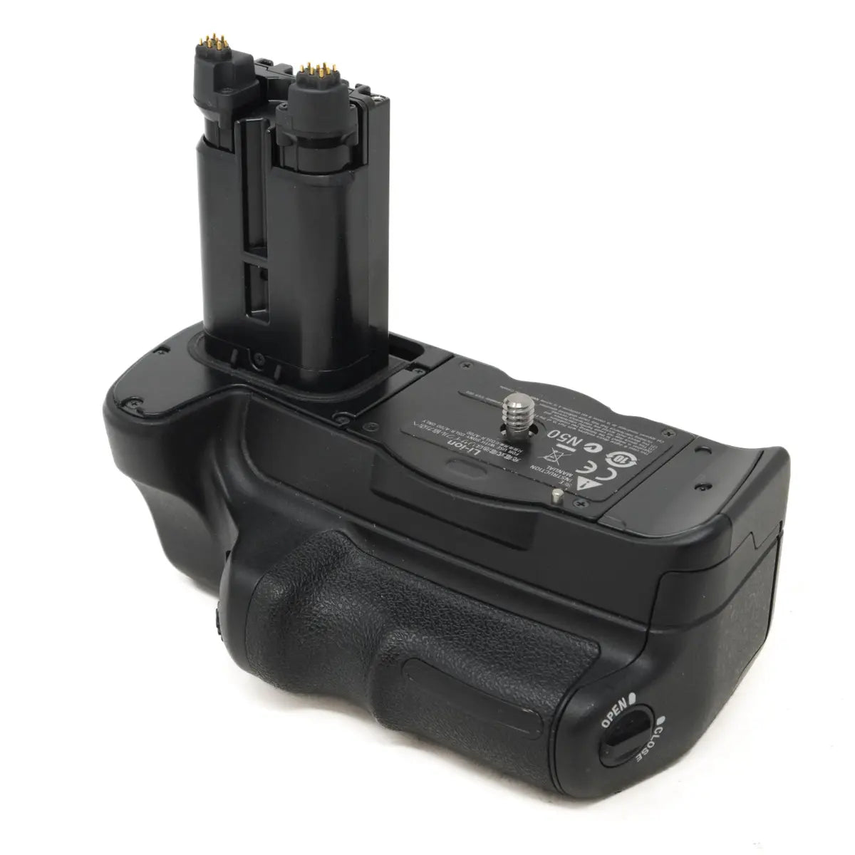Sony A700 + VG-C70AM battery grip + Tamron 20-40mm lens (SH43176) front of battery grip
