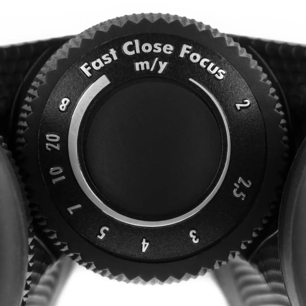 Steiner SkyHawk 4.0 8x32 Binoculars close up of focus wheel