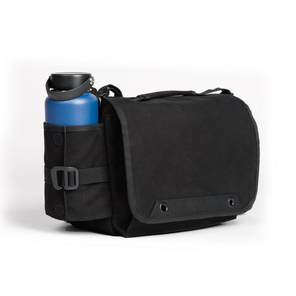 Think Tank Photo Retrospective 10 V2.0 water bottle pouch close up