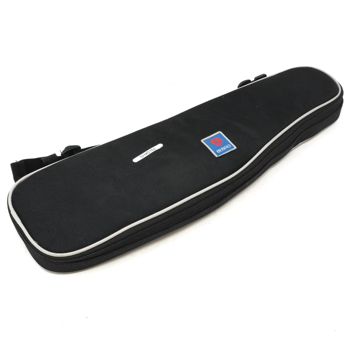 Used Benro C1192T carbon Fibre tripod Compact with case - carrier case