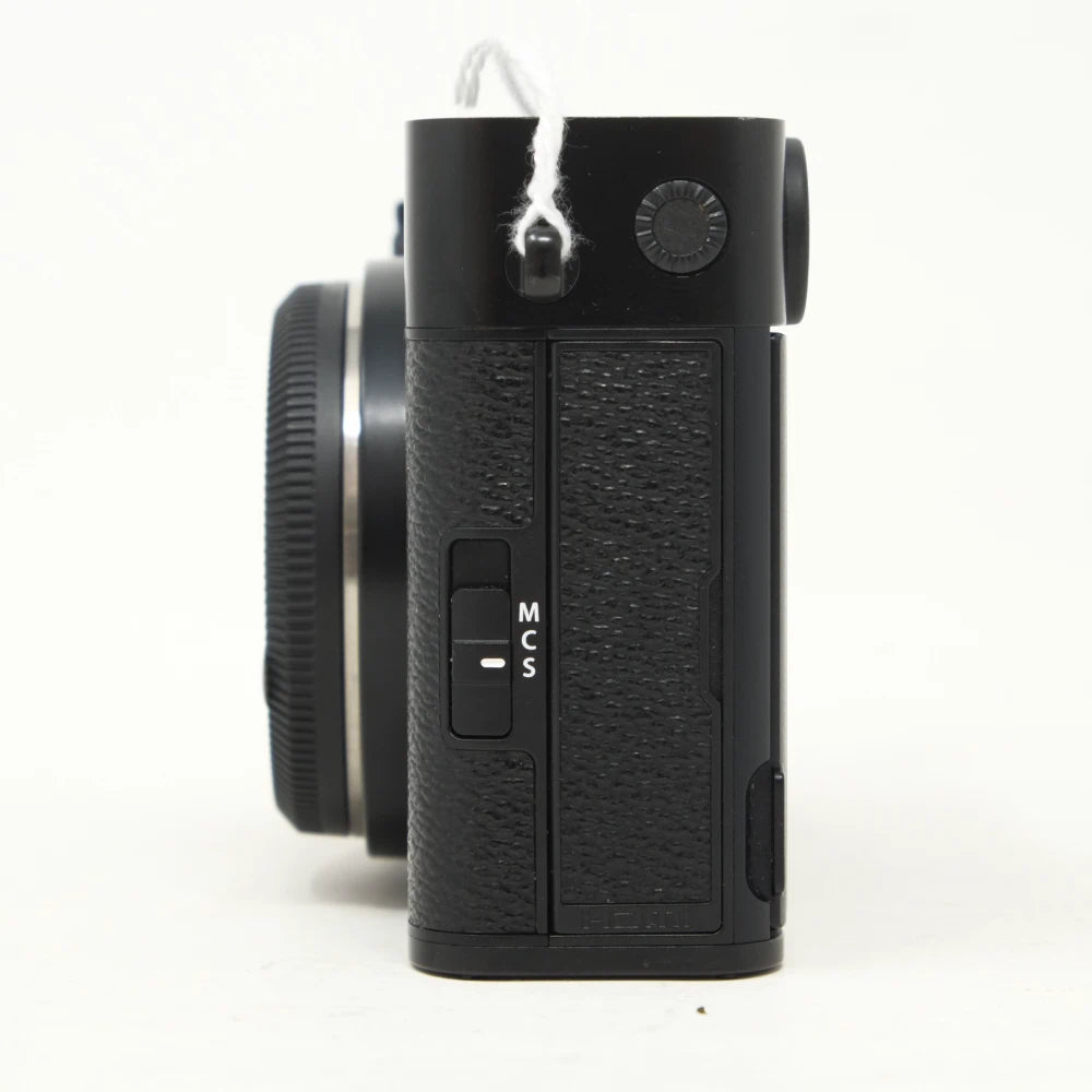 Used Fujifilm X-E5 mirrorless camera with grip (Boxed SH45505)