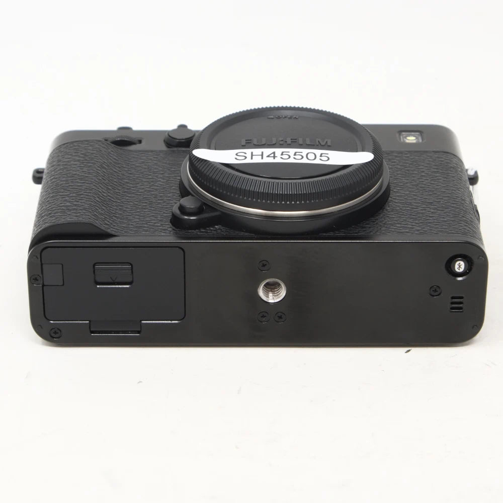 Used Fujifilm X-E5 mirrorless camera with grip (Boxed SH45505)