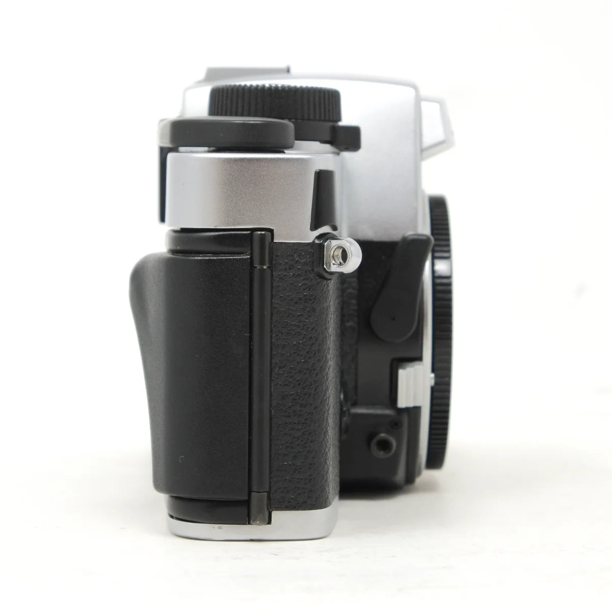 Used Leica R6 35mm SLR camera - side angle