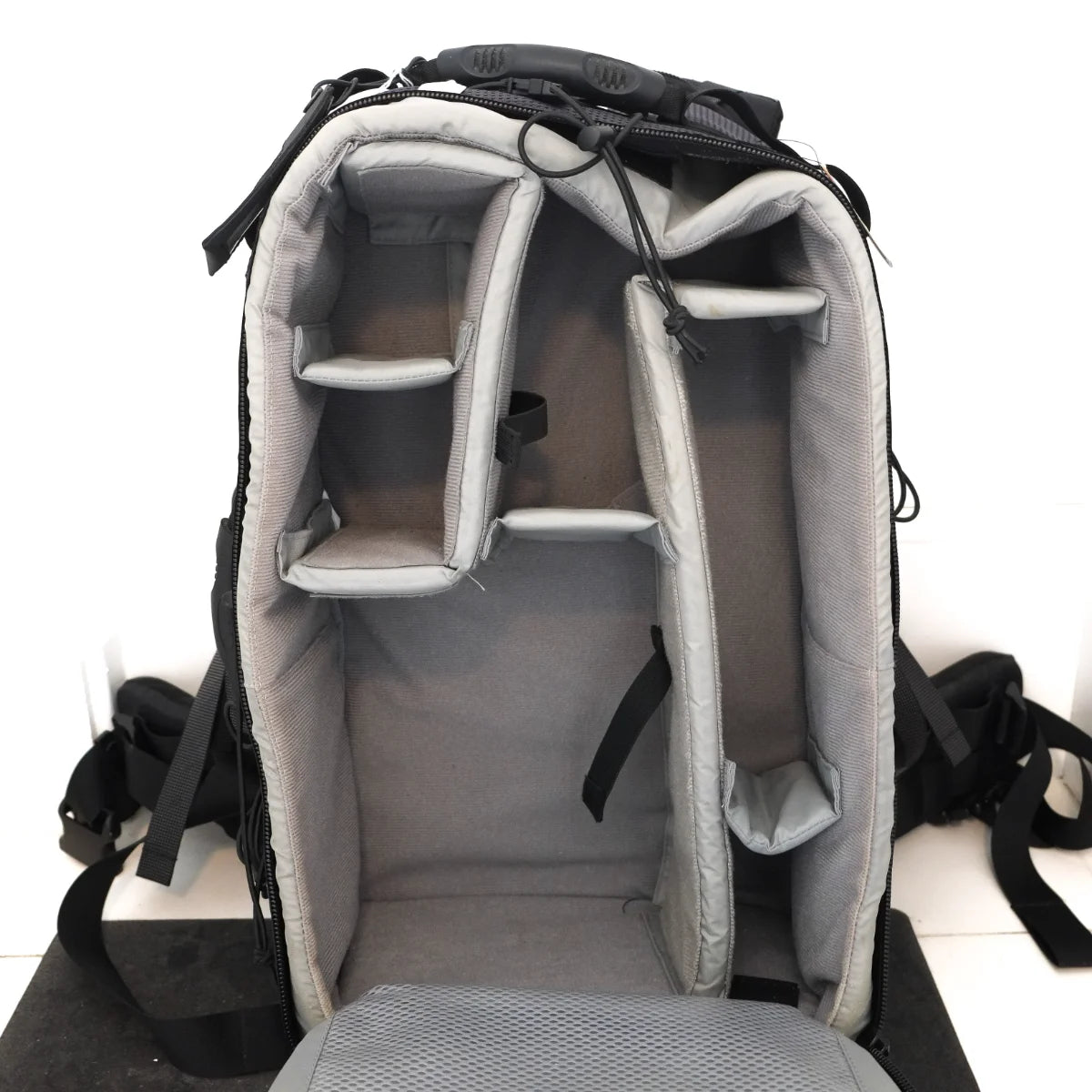 Used Lowepro ProTrekker AW II large Photo backpack - inside angle