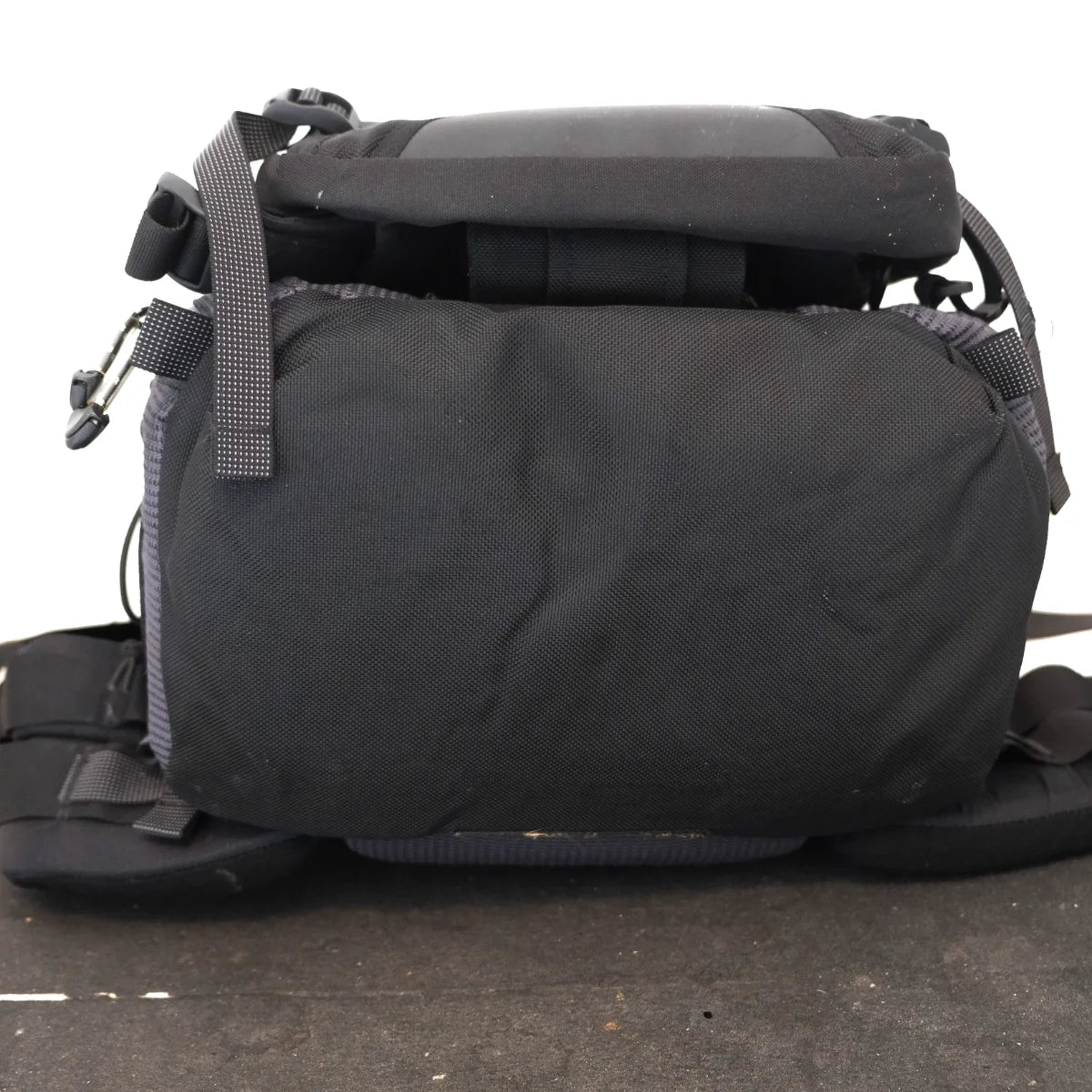 Used Lowepro ProTrekker AW II large Photo backpack - bottom angle