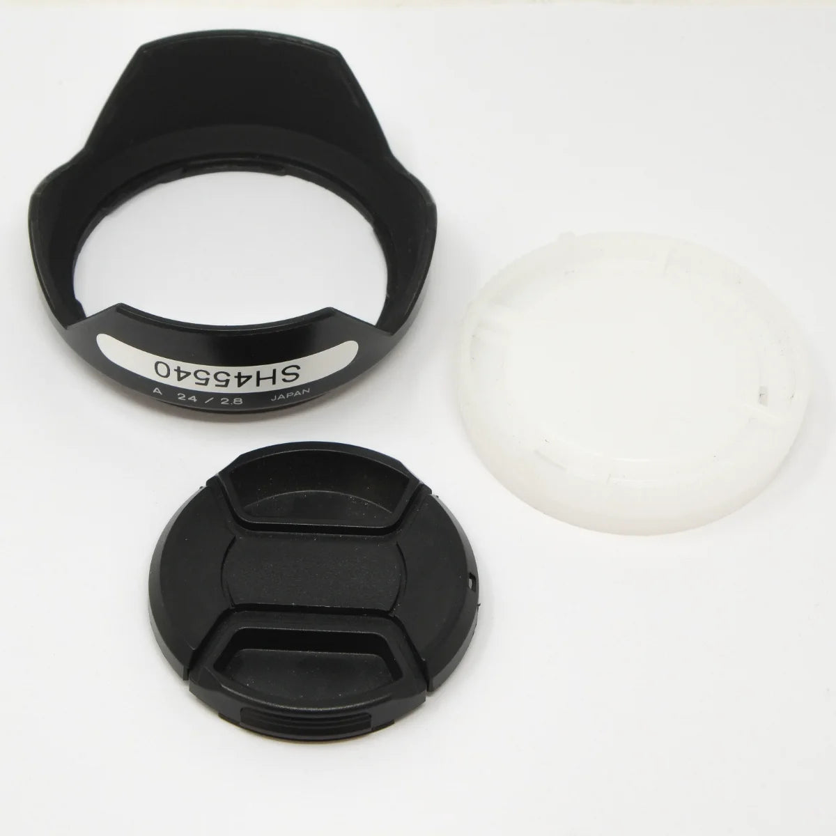 Used Minolta AF 24mm F2.8 Wide angle lens for Sony A mount - lens hood and caps