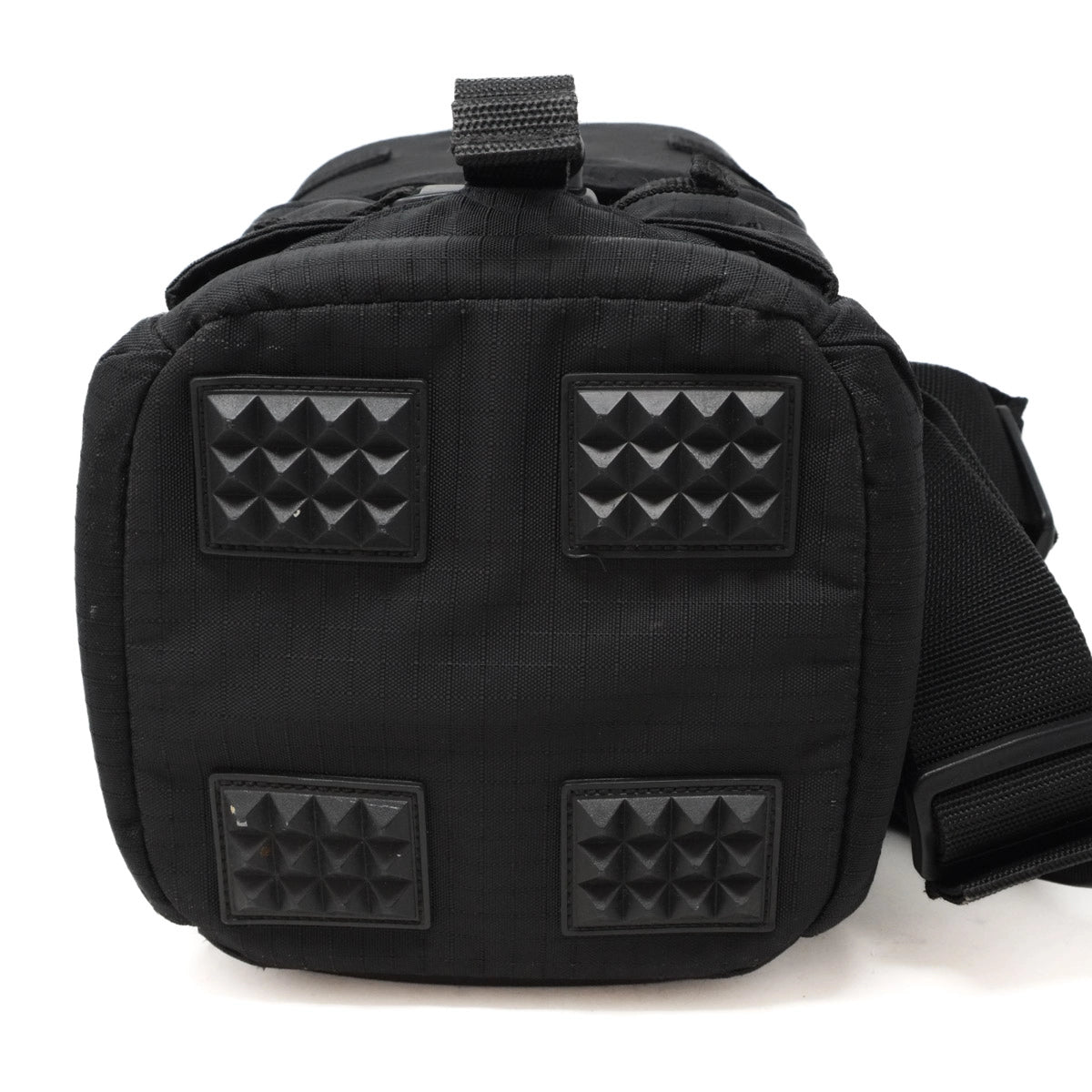 Used Nikon CL-L1 Lens case for Nikkor AF-S 300mm F2.8 VR I or VRII - bottom angle