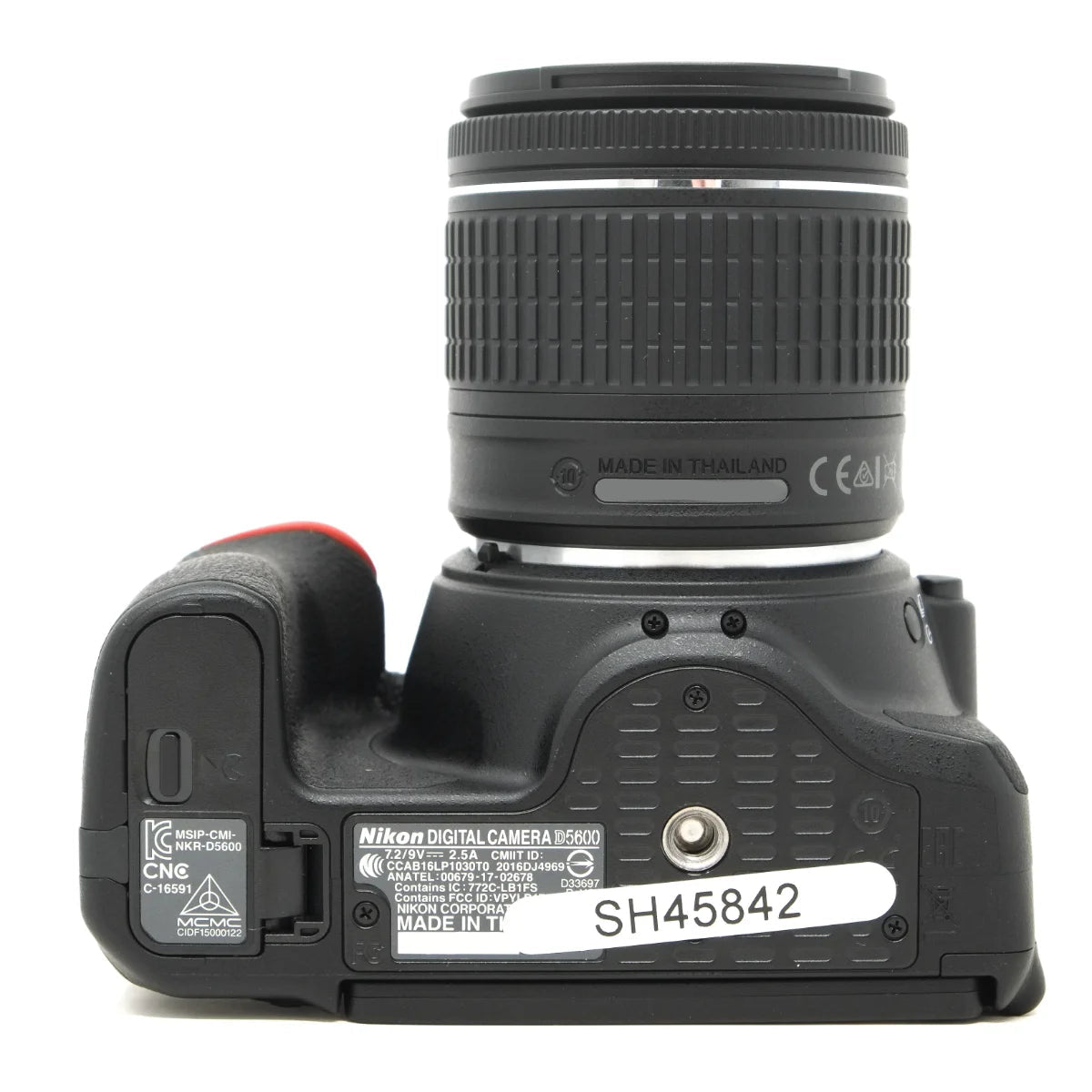 Used Nikon D5600 + 18-55m AF-P VR Lens - bottom angle