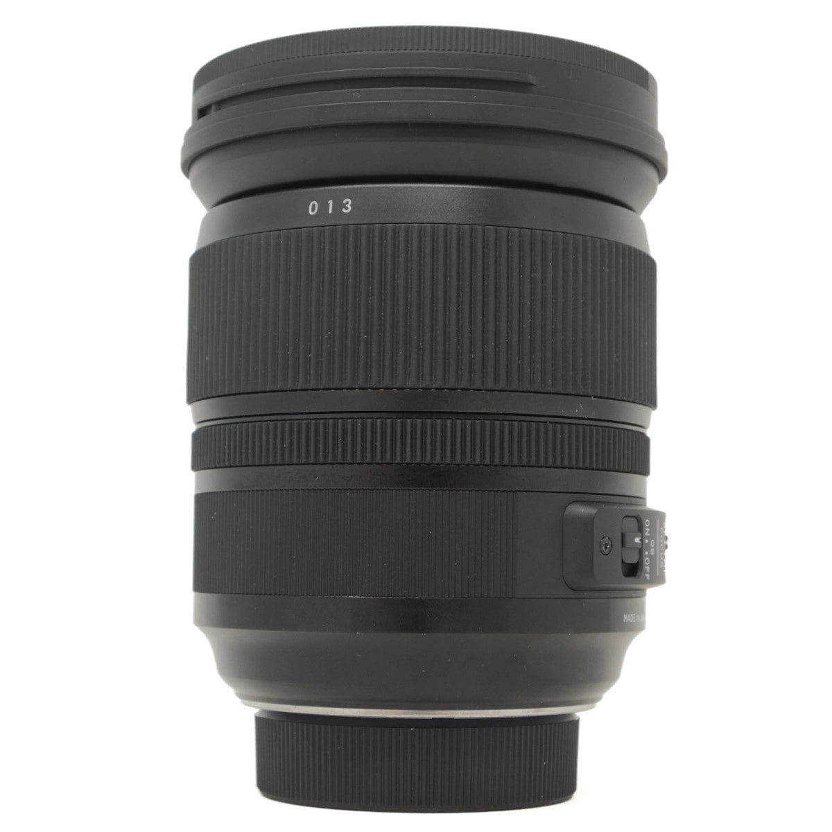 Used Sigma 24-105mm f4 DG OS Lens in Nikon F Mount - side angle