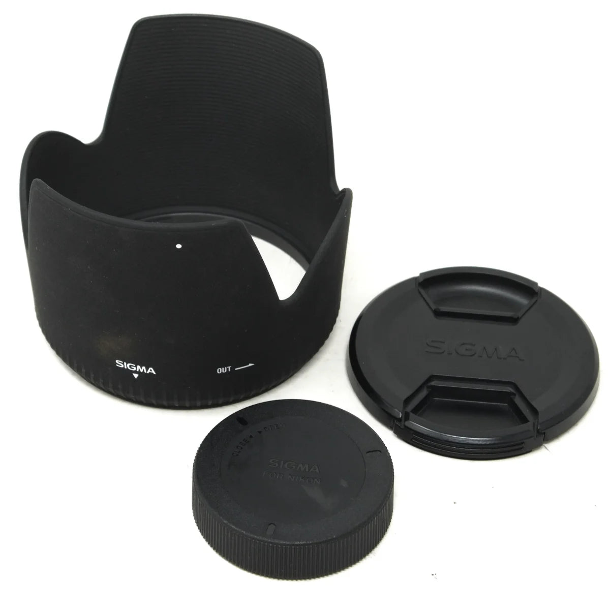 Used Sigma 70-200m f2.8 Mark II macro HSM lens In Nikon F Mount - lens hood and caps