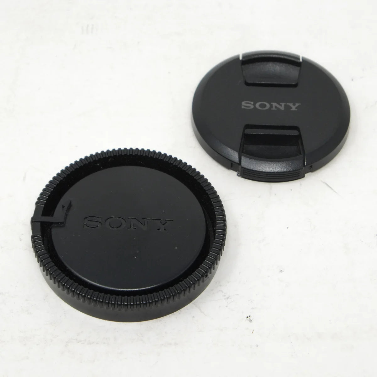 Used Sony DT 18-55mm F3.5-5.6 SAM II Lens in Sony A Mount - both caps