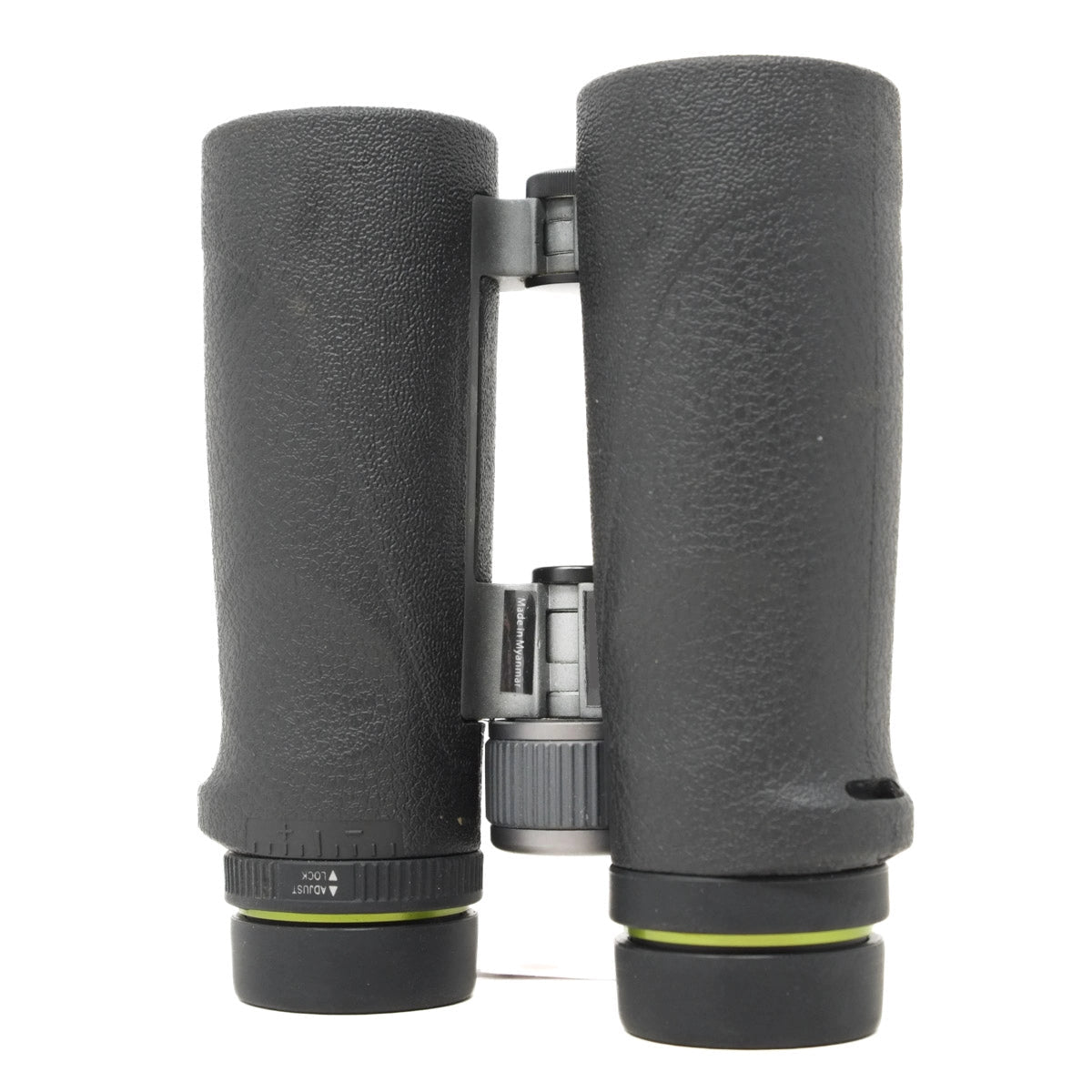 Used Vanguard Endeavor ED IV 10x42 Binoculars - bottom angle