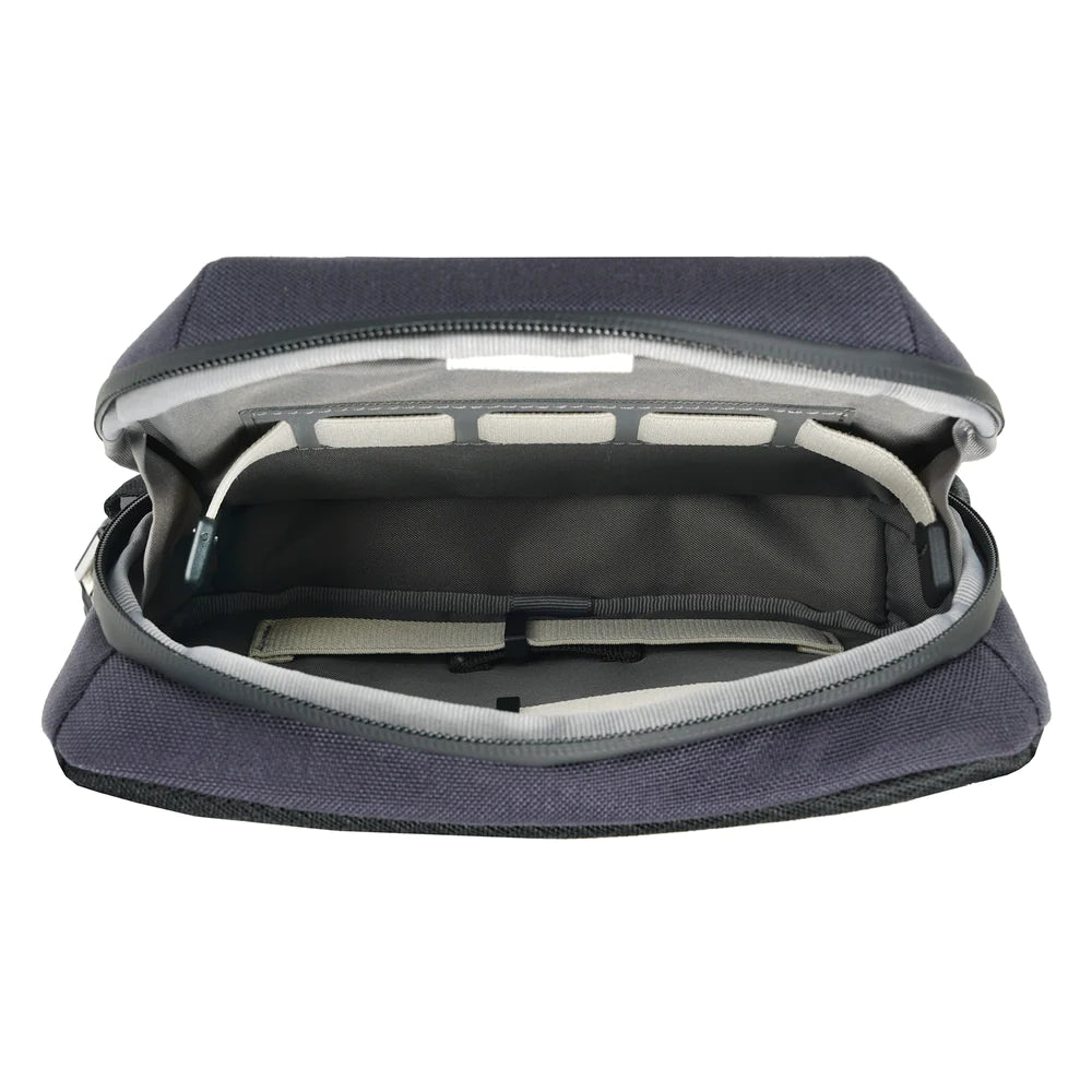 Vanguard VEO City B37 Navy Backpack - 12 Litre