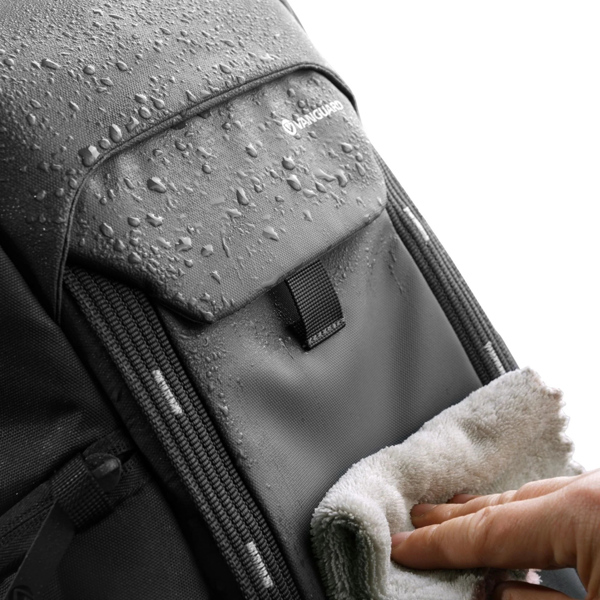 Vanguard VEO adaptor R48 GY Backpack with USB Port - Rear Access