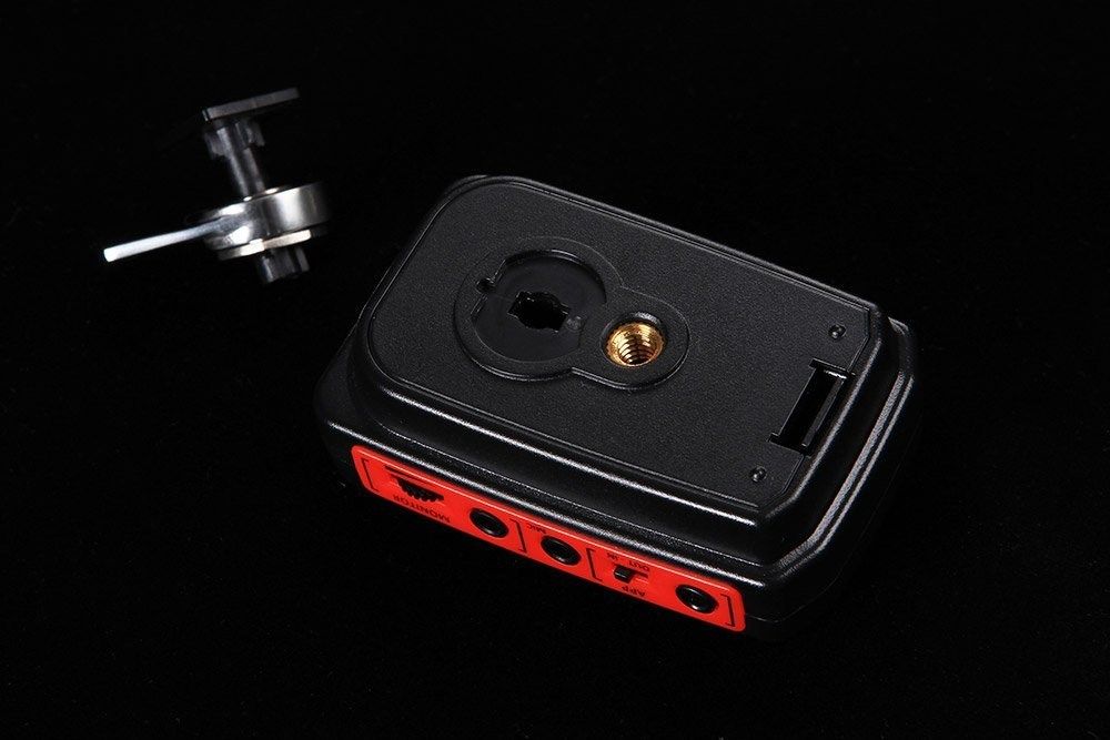 MyMyk SmartMyk PLUS audio mixer and monitoring device