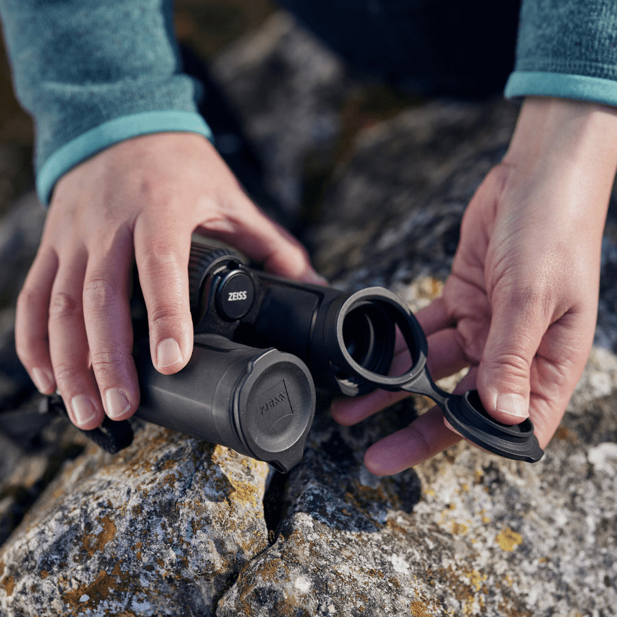 Zeiss SFL 10x30 Smart Focus Binoculars - Black