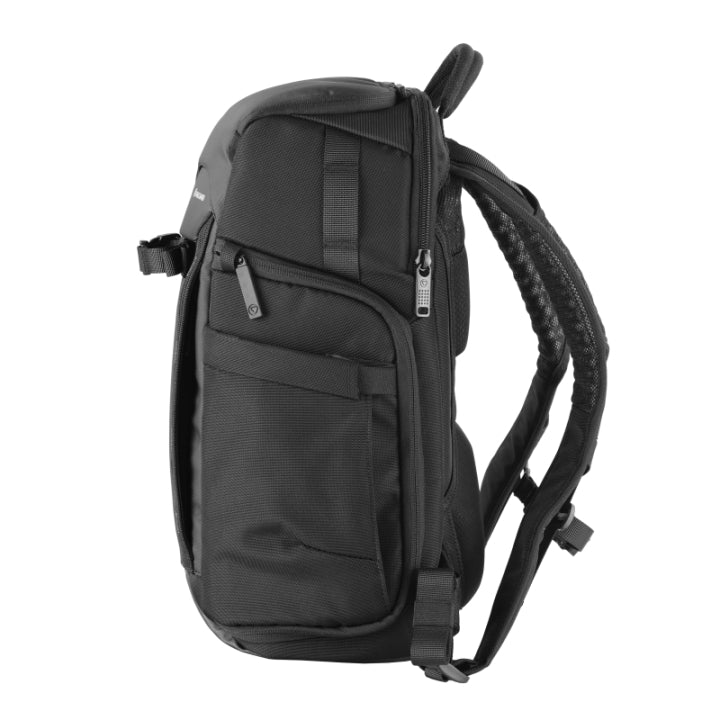 *Vanguard VEO adaptor S41 BK Backpack with USB Port - Side Access