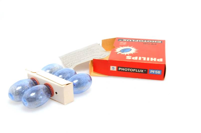 New Old stock Box Philips PF5B Photoflux flash bulb (5Pack)