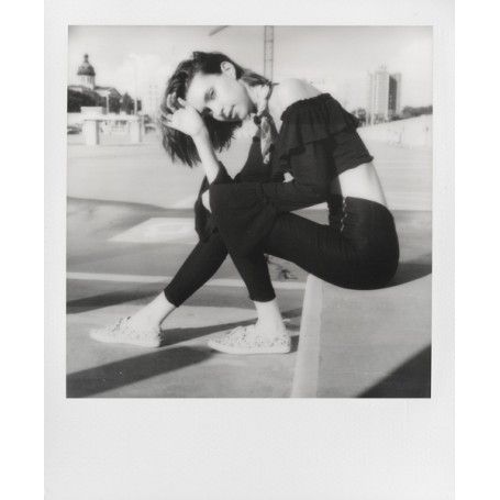 Polaroid B&W SX-70 Istant Film - Black & White