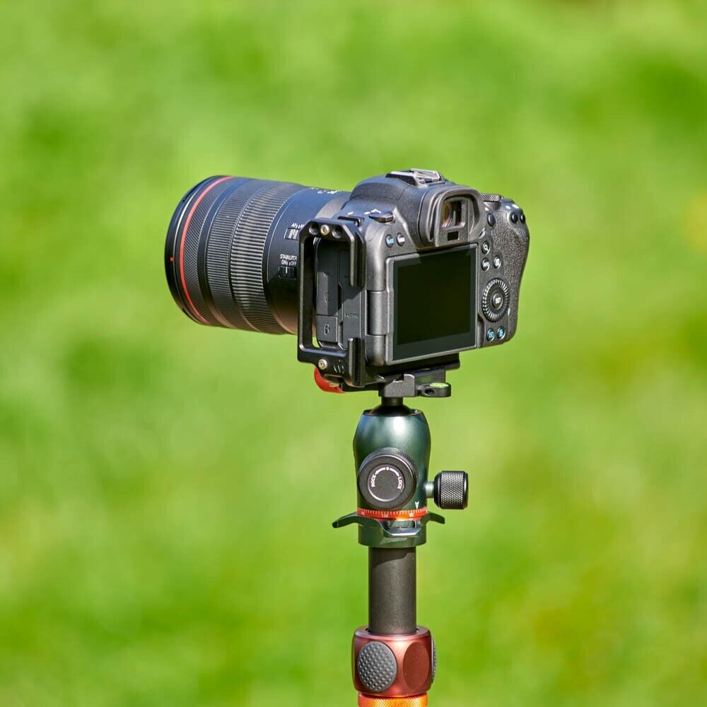 Product Image of 3 Legged Thing Roxie Dedicated L-Bracket for Mirrorless Cameras - Arca Swiss Compatible Magnesium Alloy L-Bracket (Darkness) Toggle sidebar