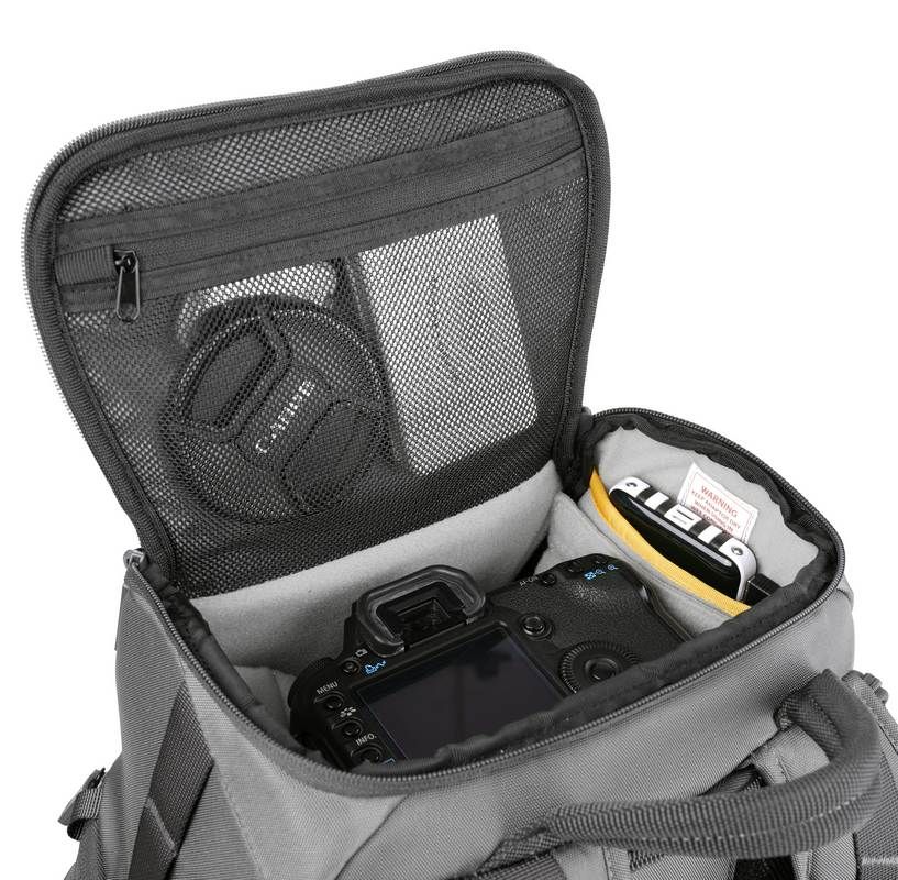 Vanguard VEO Adaptor R44 GY Backpack with USB port - Rear Access