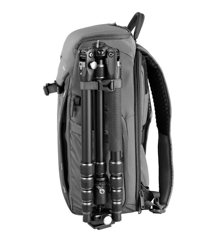 Vanguard VEO Adaptor R44 GY Backpack with USB port - Rear Access