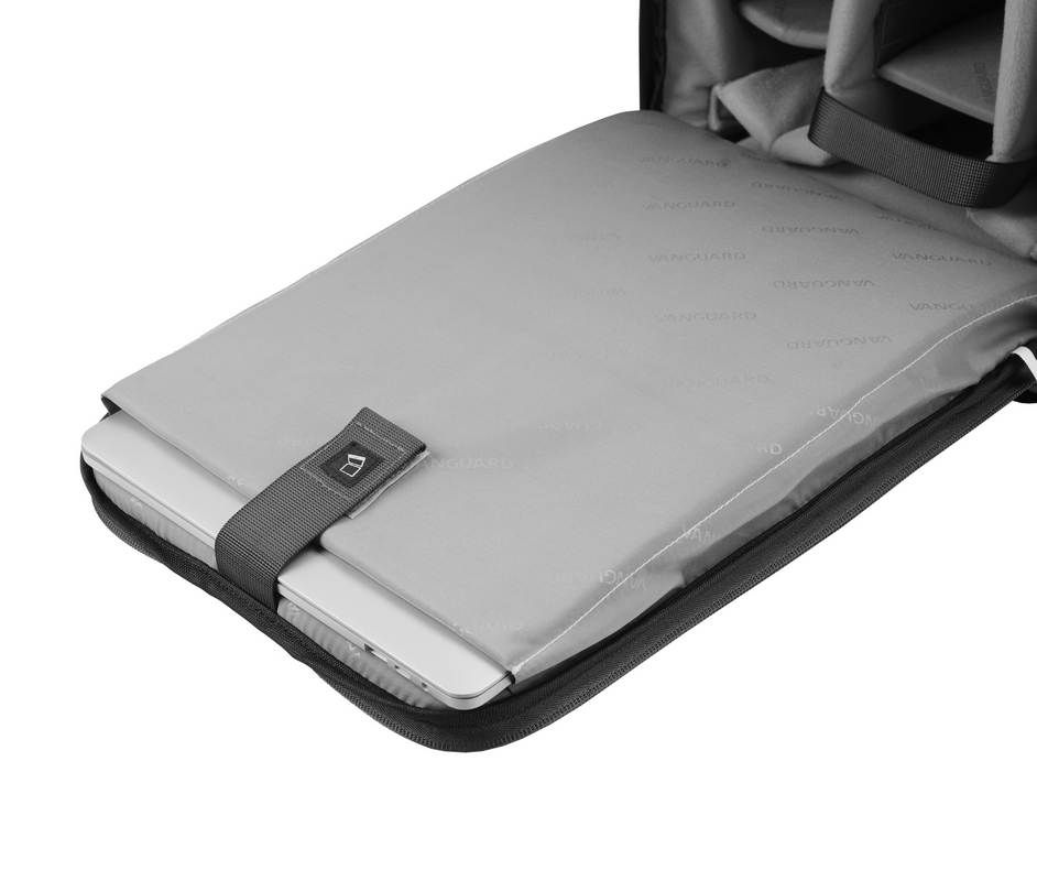 Vanguard VEO Adaptor R44 GY Backpack with USB port - Rear Access