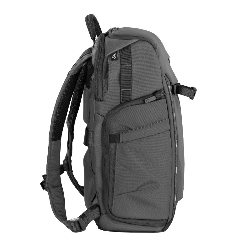 *Vanguard VEO Adapter S46 GY 18 Litre Backpack with USB Port