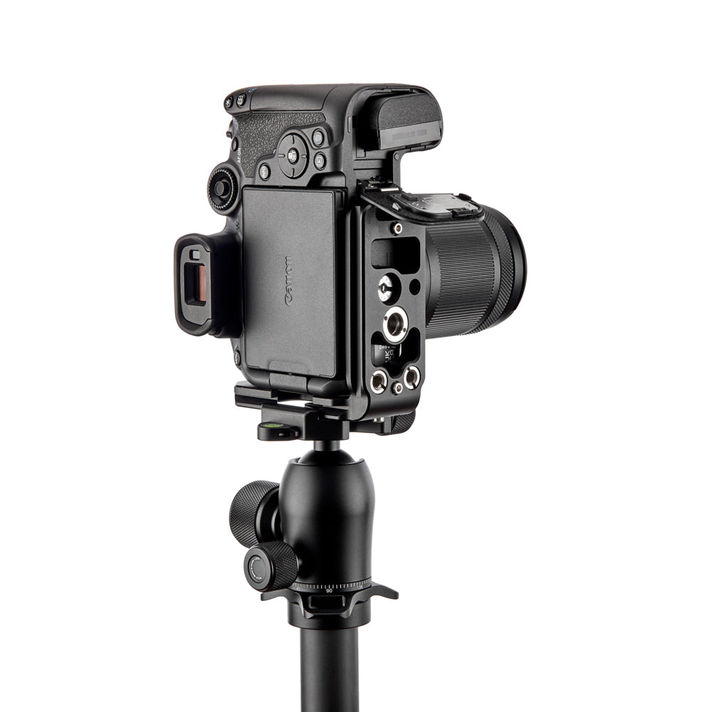 3 Legged Thing Riley QD L-Bracket for Canon R7 - Dark