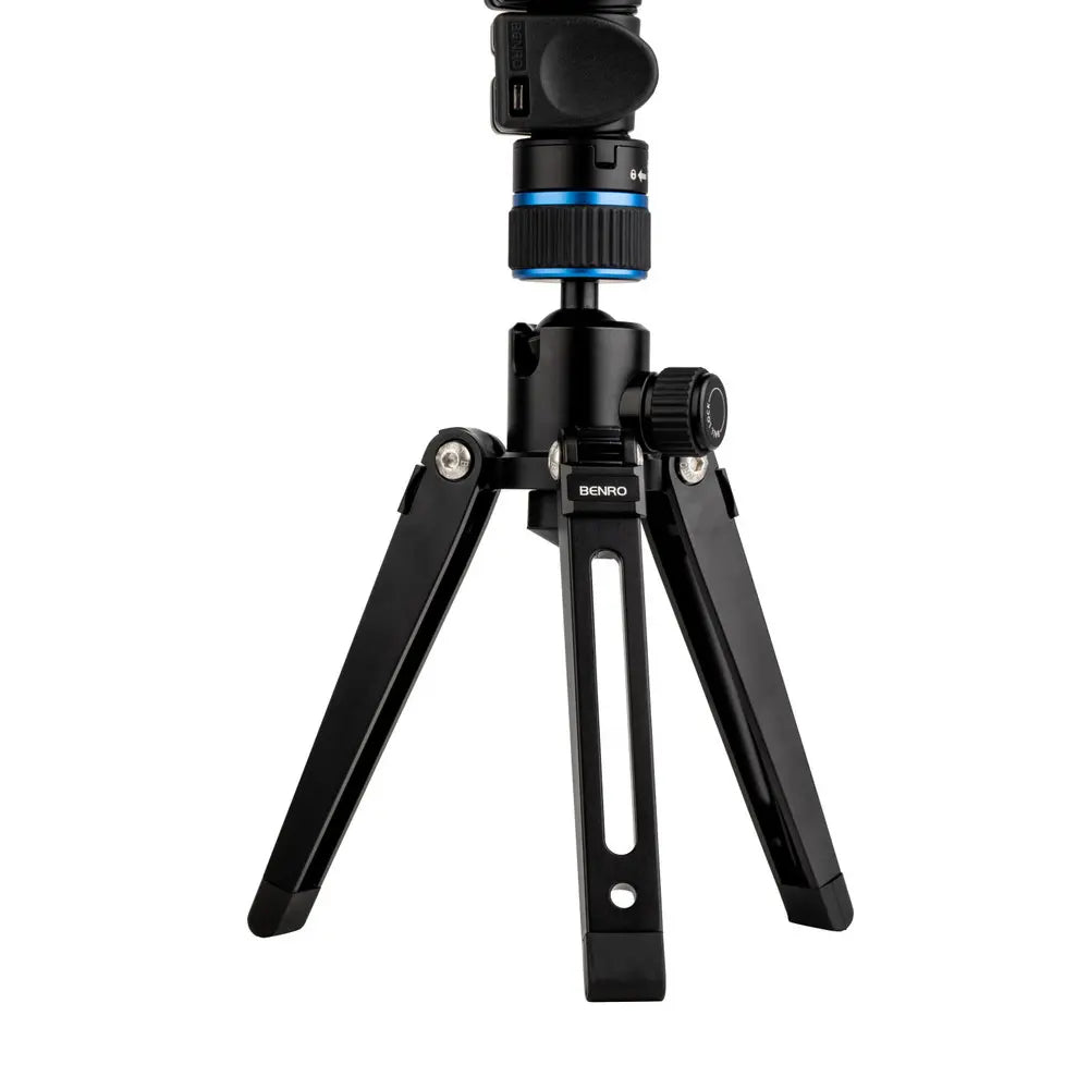 Benro MCT28AF Alu Connect Monopod Kit - Lever Leg Lock - 3 Leg Base - S2PRO Head close up of base plate