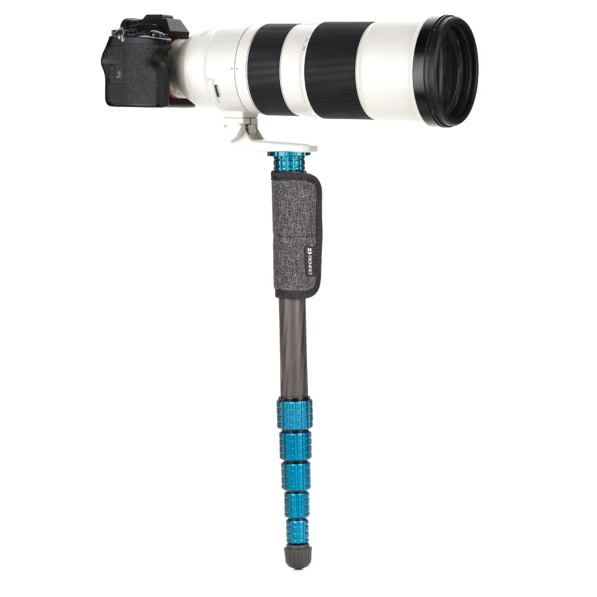 Benro Super Slim 110C Carbon Monopod front with camera attached