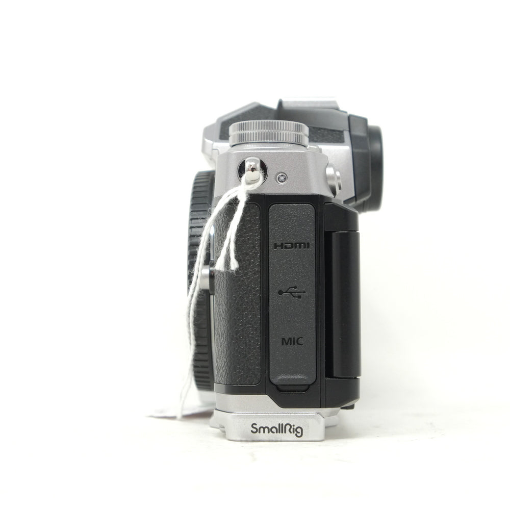 Used Nikon Z Fc Mirrorless camera body + L bracket (act. 1114) (Boxed SH43103)