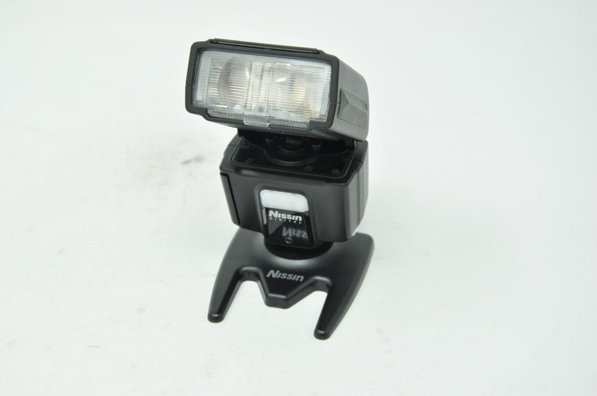 Used Nissin i40 Bounce flash for Olympus and Panasonic cameras (case SH40586)