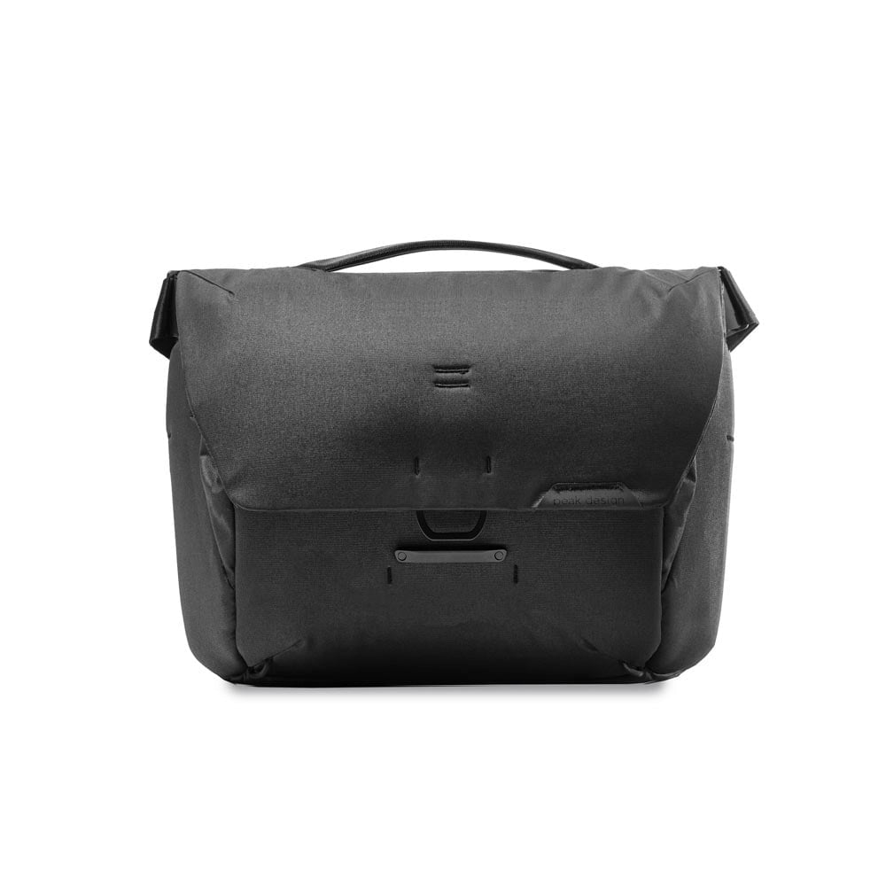 Peak Design Everyday Messenger 13L V2 Black front angle