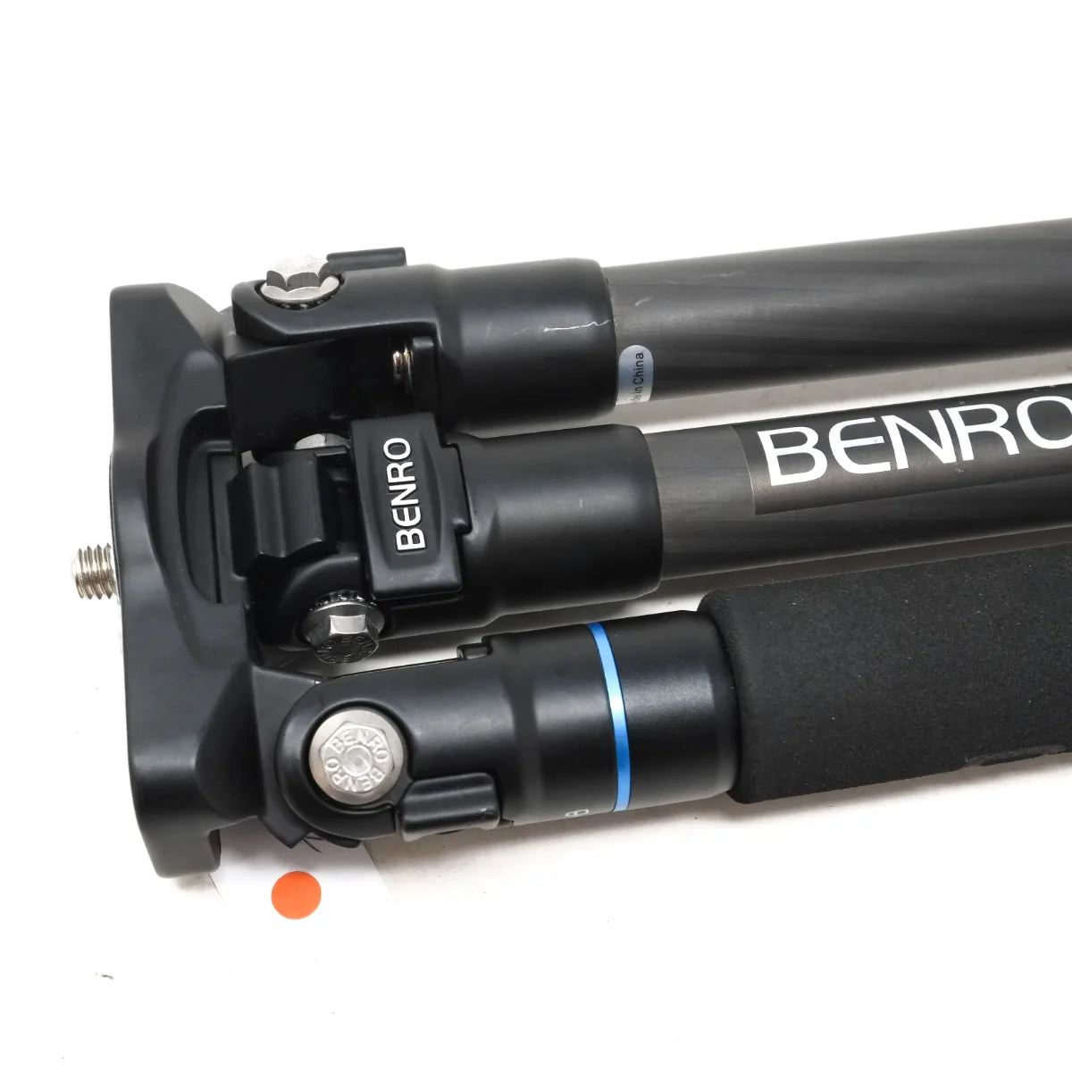 Used Benro C1192T carbon Fibre tripod Compact with case - top angle 