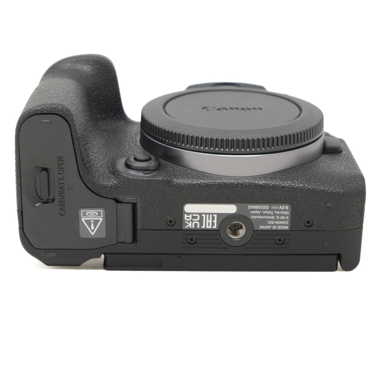 Used Canon EOS R10 + 18-150mm kit - Mint Condition - bottom angle 