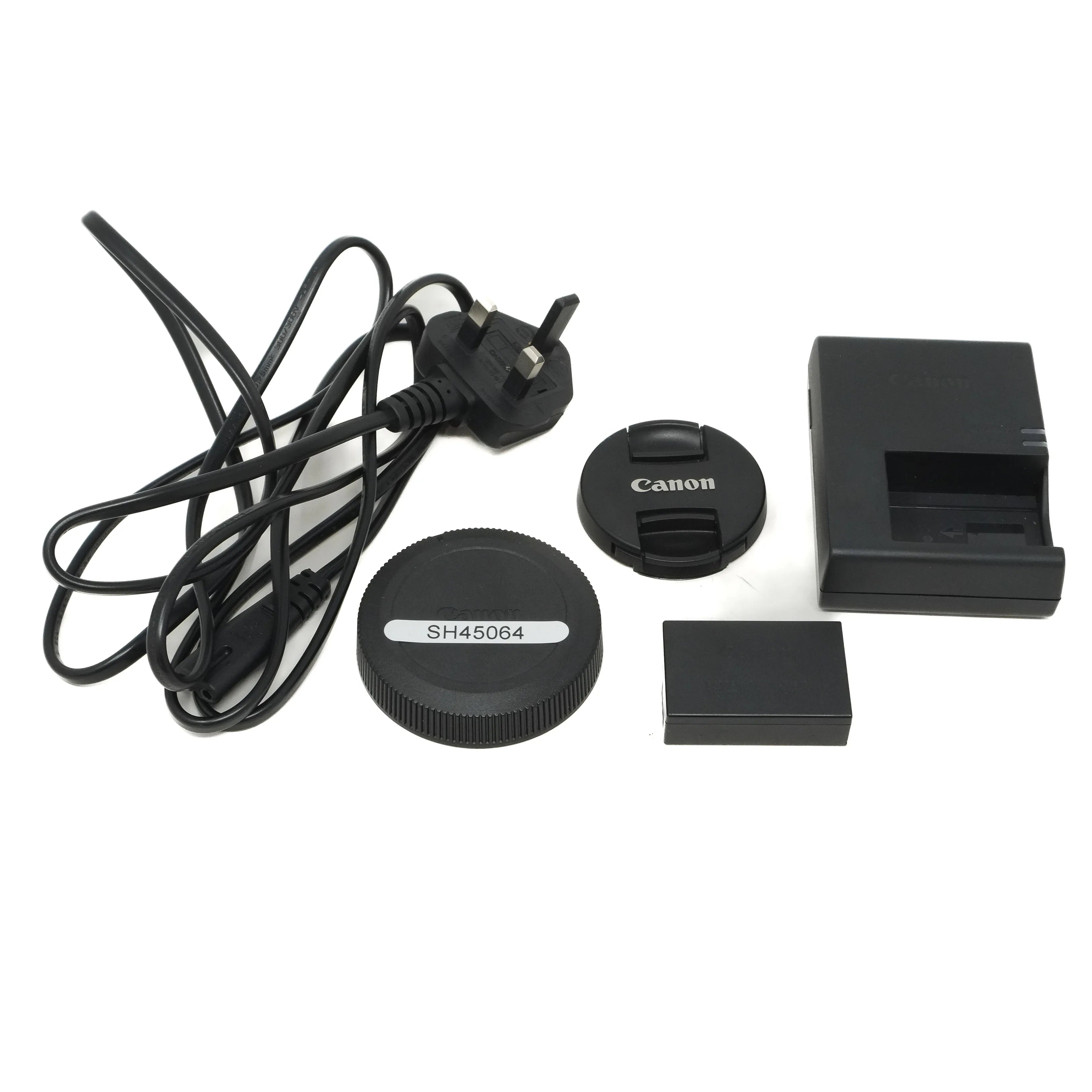 Used Canon EOS R10 with RF-S 18-150mm - cable, battery, charger and both caps
